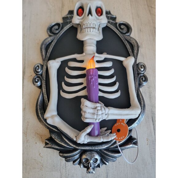 Hyde Eek animated talking skeleton frame candle Halloween hanging prop - Picture 3 of 8